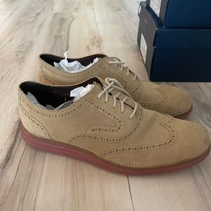 Mens Cole Haan wingtips - great condition size 10 in milkshake suede